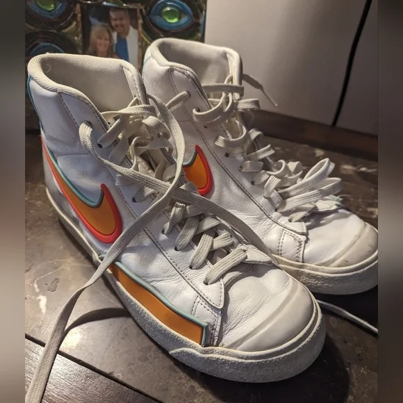 Vintage Nike shoes - Picture 1 of 8